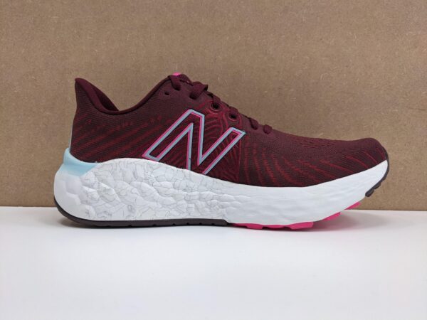 Women's New Balance Fresh Foam Vongo 5 burgundy - outside