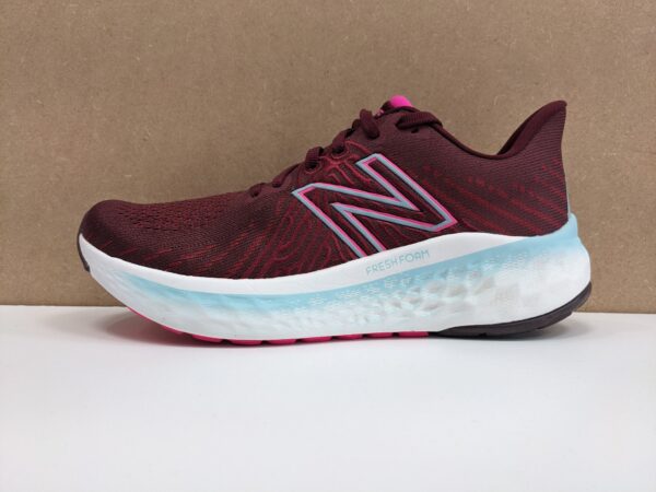 Women's New Balance Fresh Foam Vongo 5 burgundy - inside