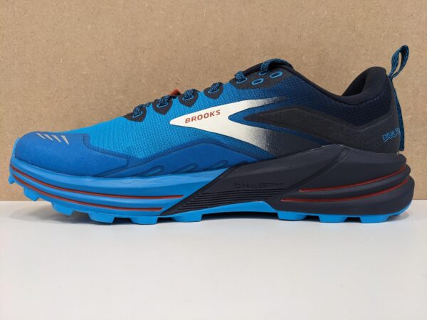 Men's Brooks Cascadia 16 - inside