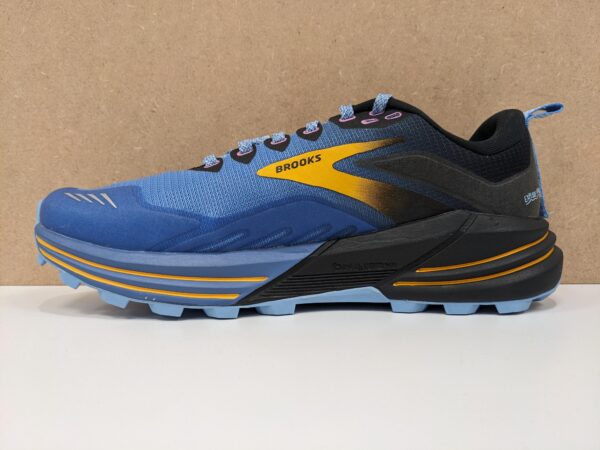 Women's Brooks Cascadia 16 - inside