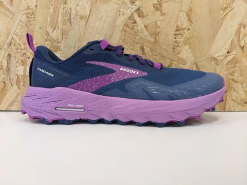 Women's Brooks Cascadia 17 trail running shoe - outside