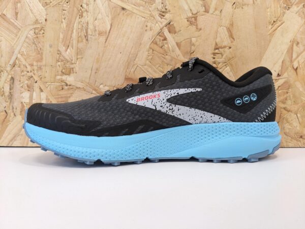 Women's Brooks Divide 4 in Black / Ebony Bluefish - INSIDE